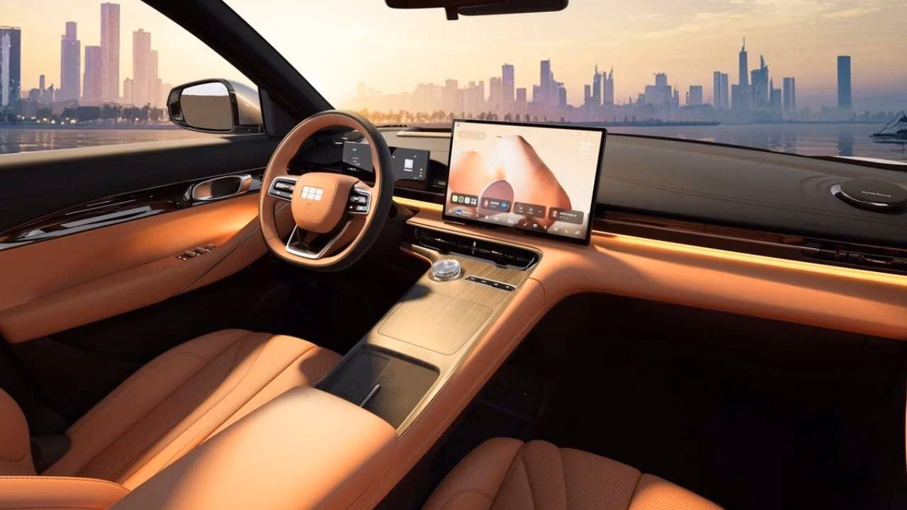 Стал богаче и мощнее: Geely Galaxy E5, он же EX5 в России, обновился