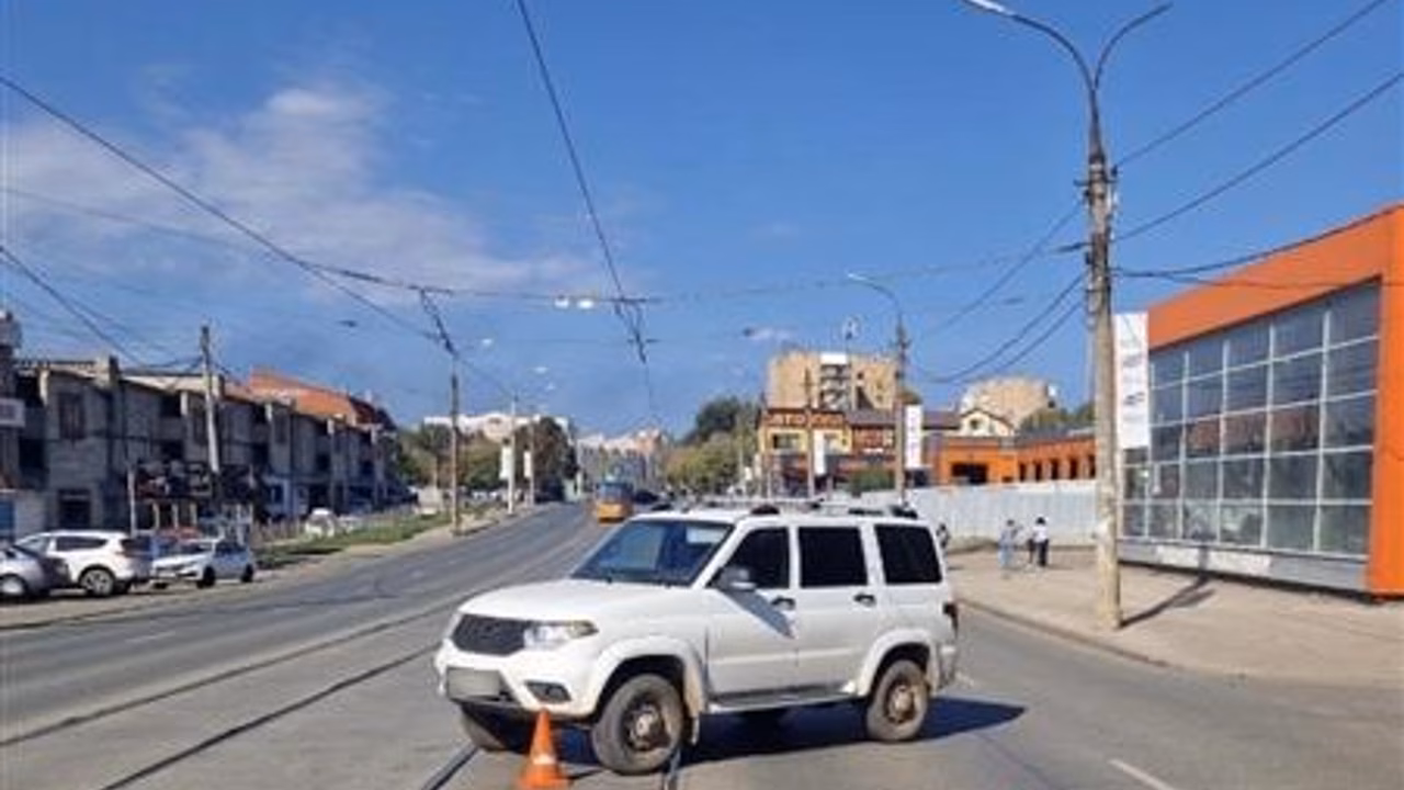 В Самаре водитель на внедорожнике сбил пожилого мужчину