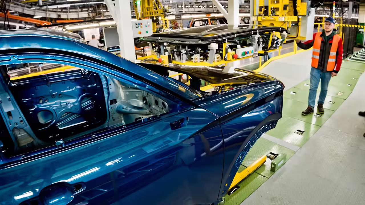 АвтоВАЗ анонсировал запуск серийного производства Lada Azimut