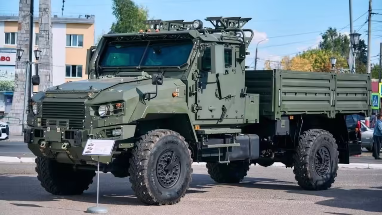 КамАЗ показал армейский грузовик с капотной кабиной из Мурома