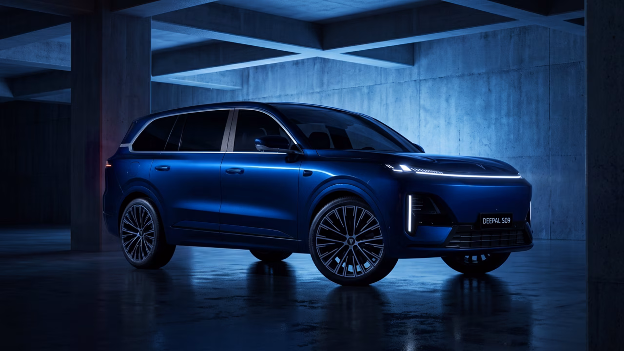 Changan назвал цены на кроссовер Deepal S09 в России
