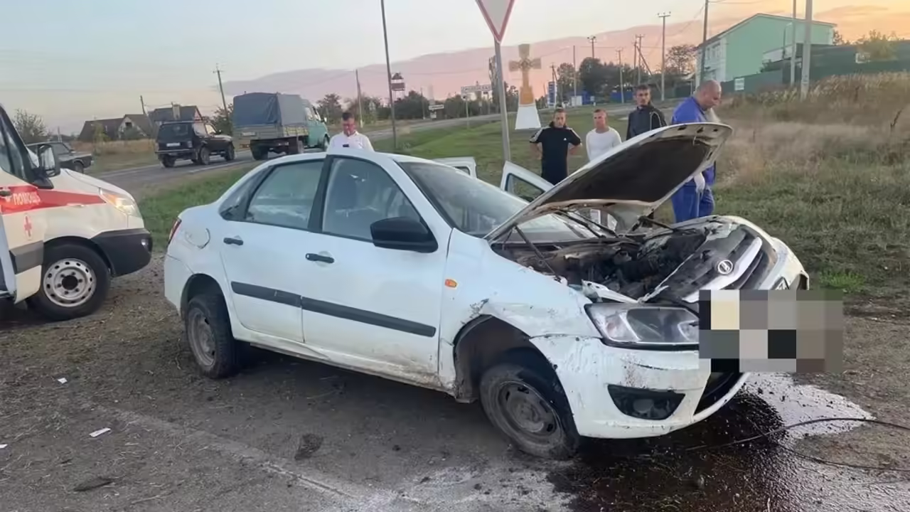 Два человека погибли в опрокинувшейся машине во время ДТП на Кубани
