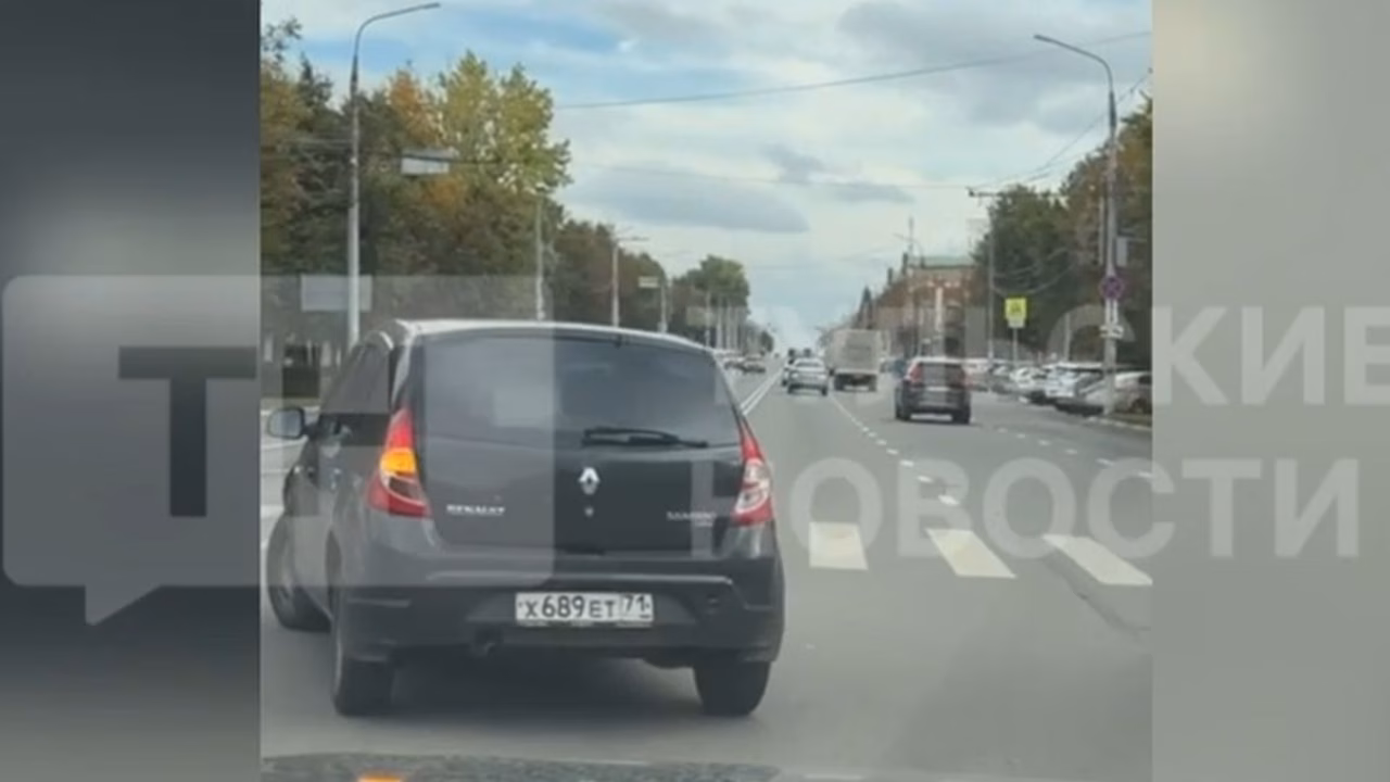 В Туле водитель "Рено" повернул налево, где это запрещено