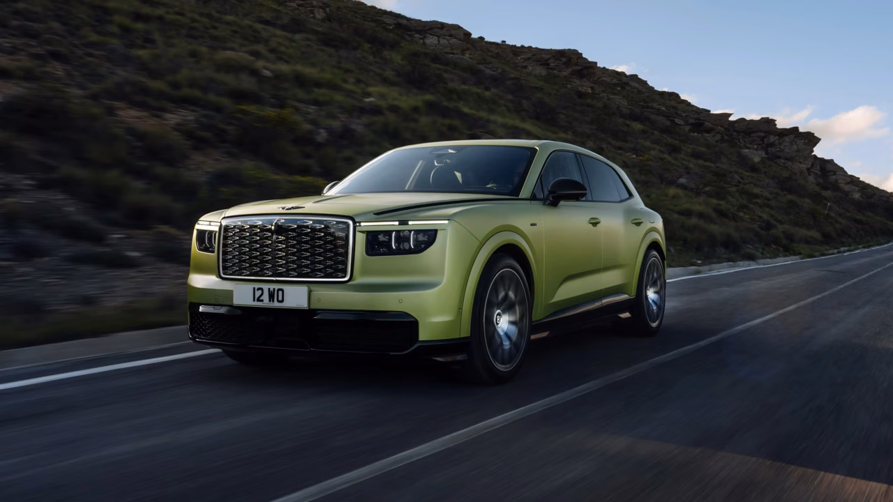 Без бензина, но со звуком V8: Bentley представила кроссовер Torcal