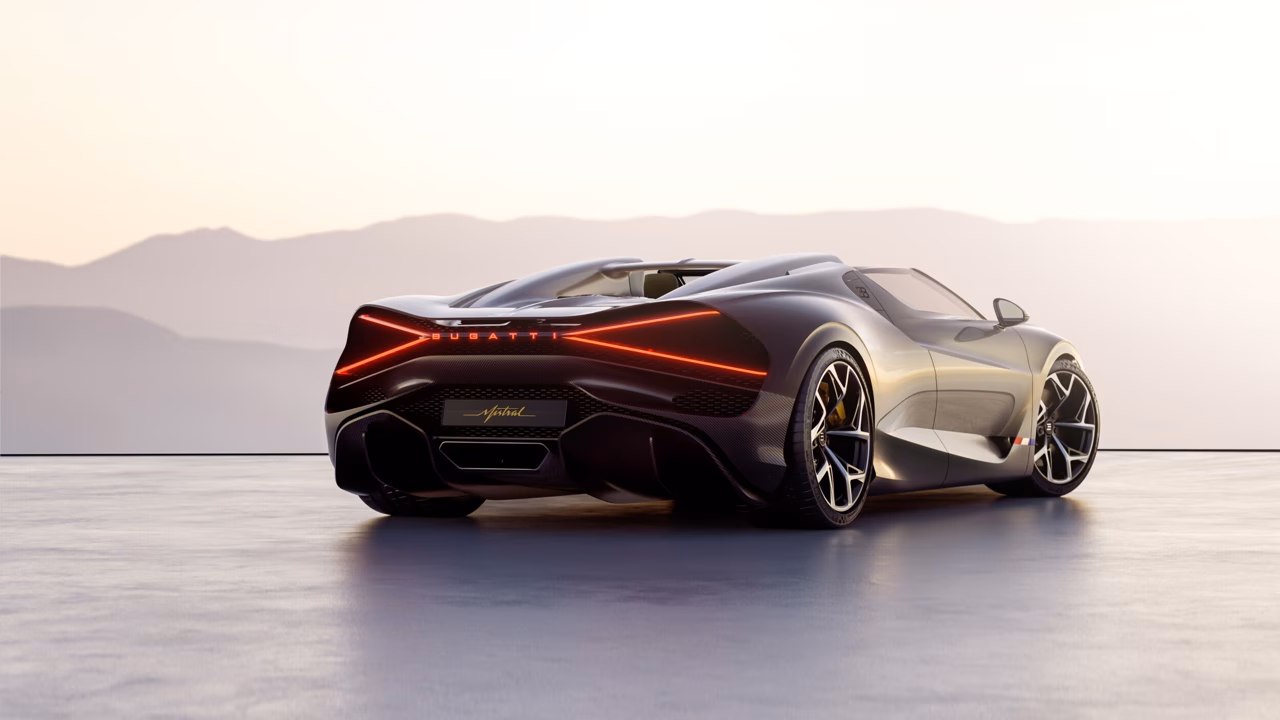Депутат Милонов осудил покупку Bugatti рэпером Тимати