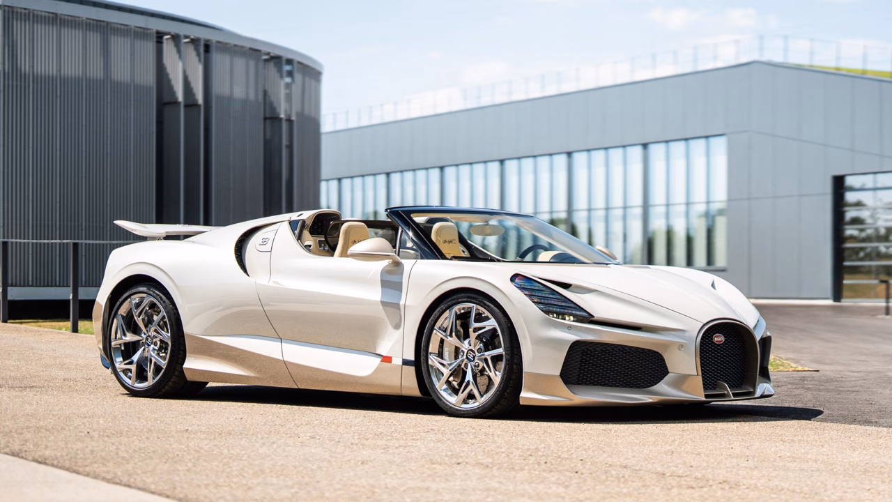 Тимати купил редчайший Bugatti: автомобиль оказался не самым дорогим в его коллекции