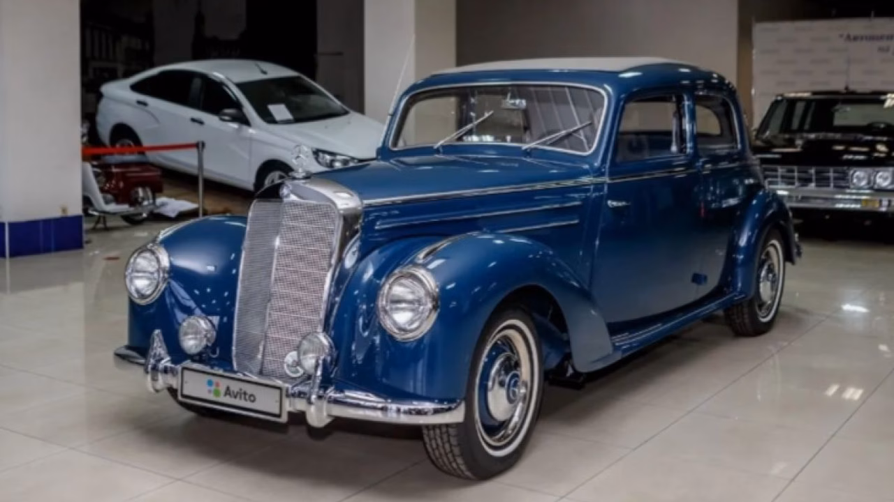 Во Владимире продают отреставрированный Mercedes-Benz 1953 года за 11,5 млн рублей