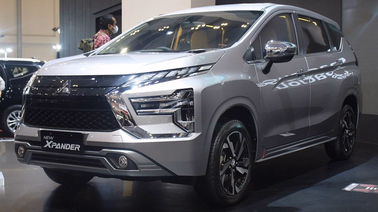В России стали доступы для заказа компактвэны Mitsubishi Xpander