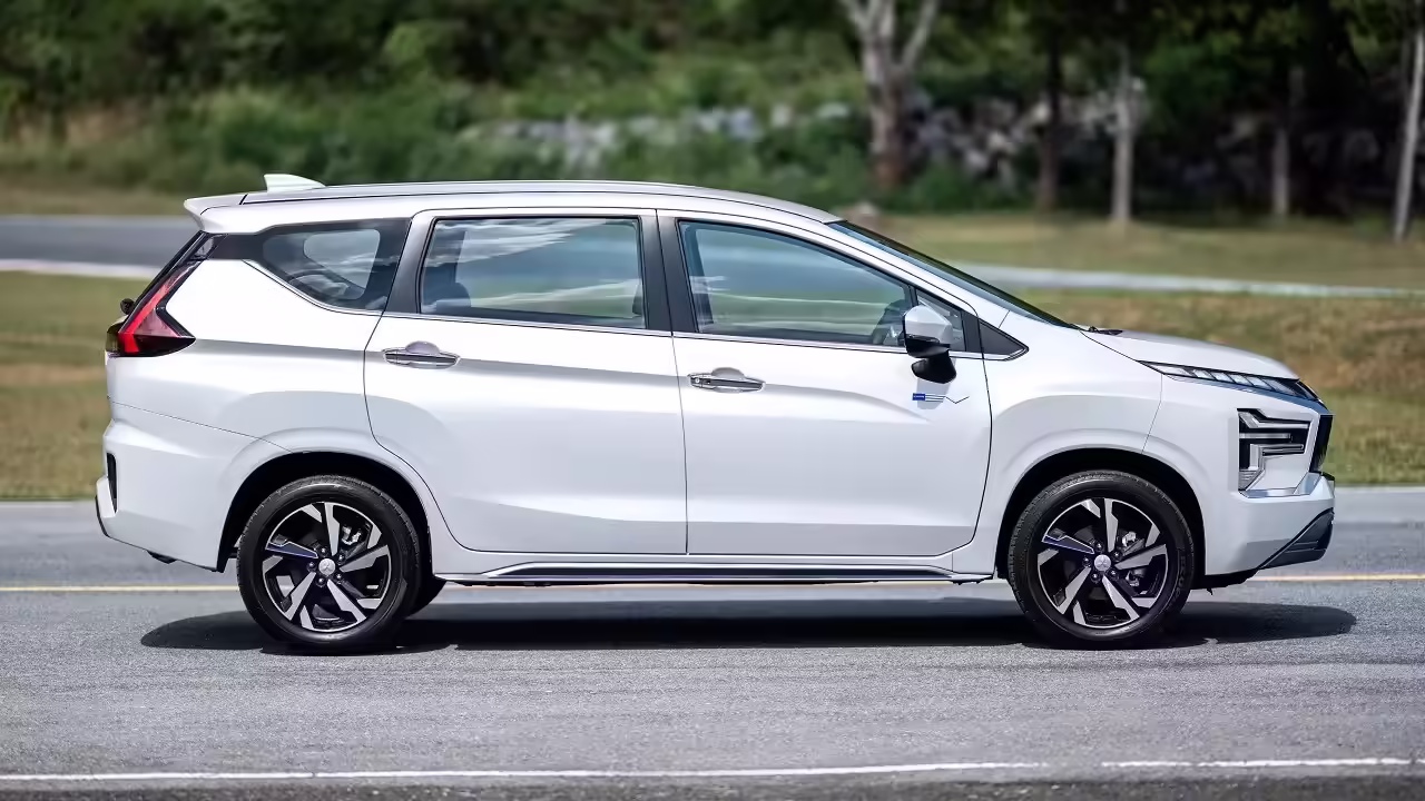 Mitsubishi Xpander из ОАЭ продают в России от 2,2 млн рублей