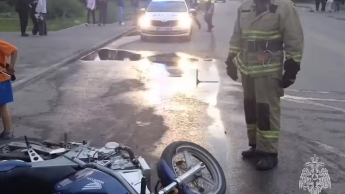 В Заволжске мотоциклист врезался в островок безопасности