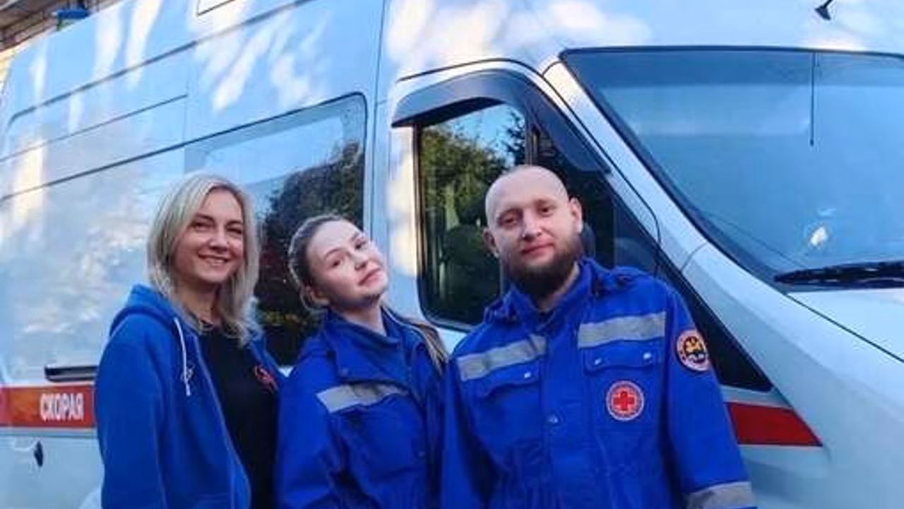 В Петербурге врачи скорой с помощью сирены нашли мотоциклиста в кювете