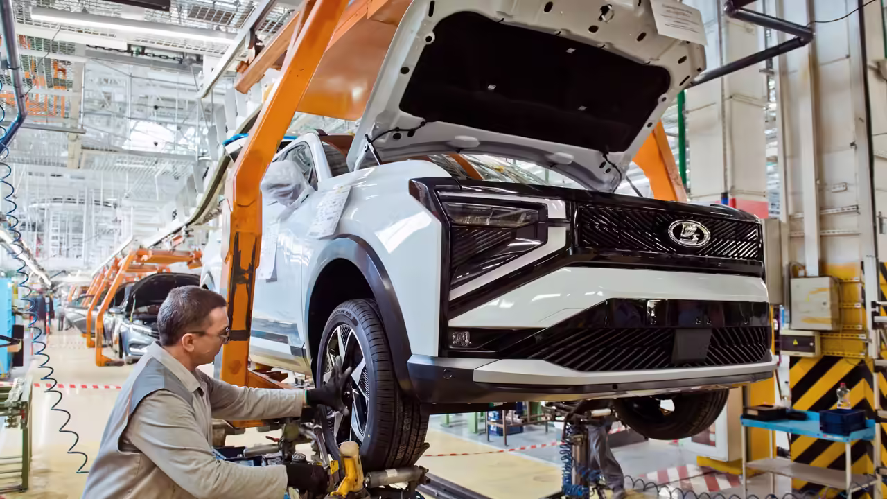 Эксперт Трандин объяснил, кто будет покупать новый кроссовер Lada Azimut