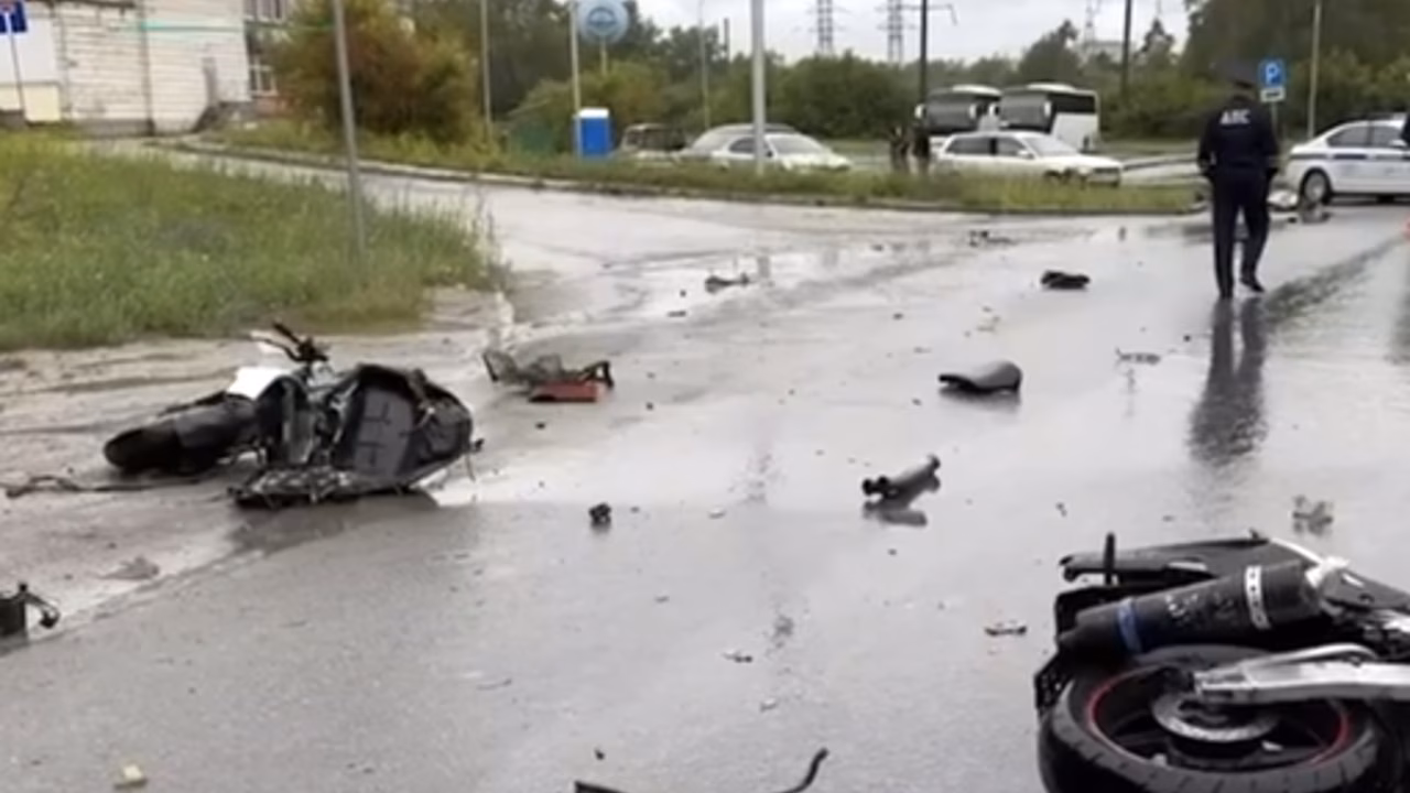 В Новосибирске на видео сняли последствия ДТП с мотоциклом
