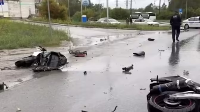 В Новосибирске на видео сняли последствия ДТП с мотоциклом