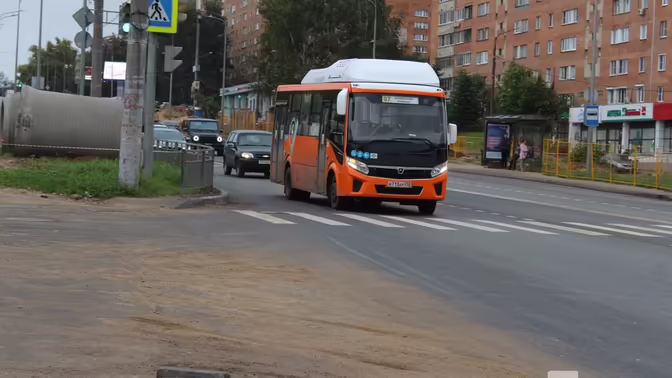 Водителя нижегородского автобуса уволили за неприличные жесты
