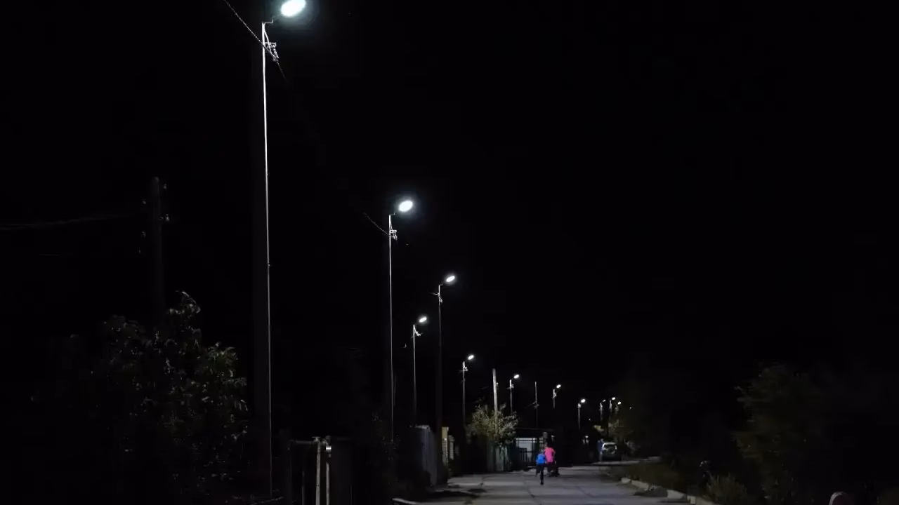 В Трусовском районе Астрахани заработало новое освещение