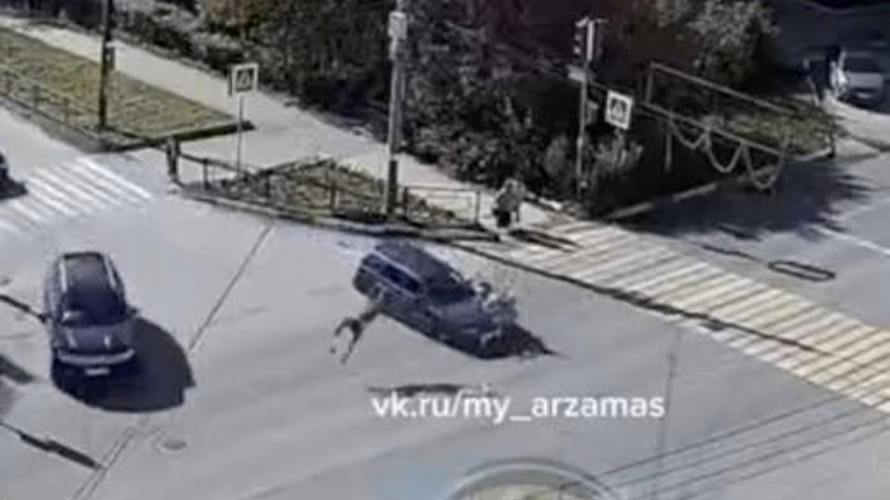 В Арзамасе байкер попал в аварию на перекрестке