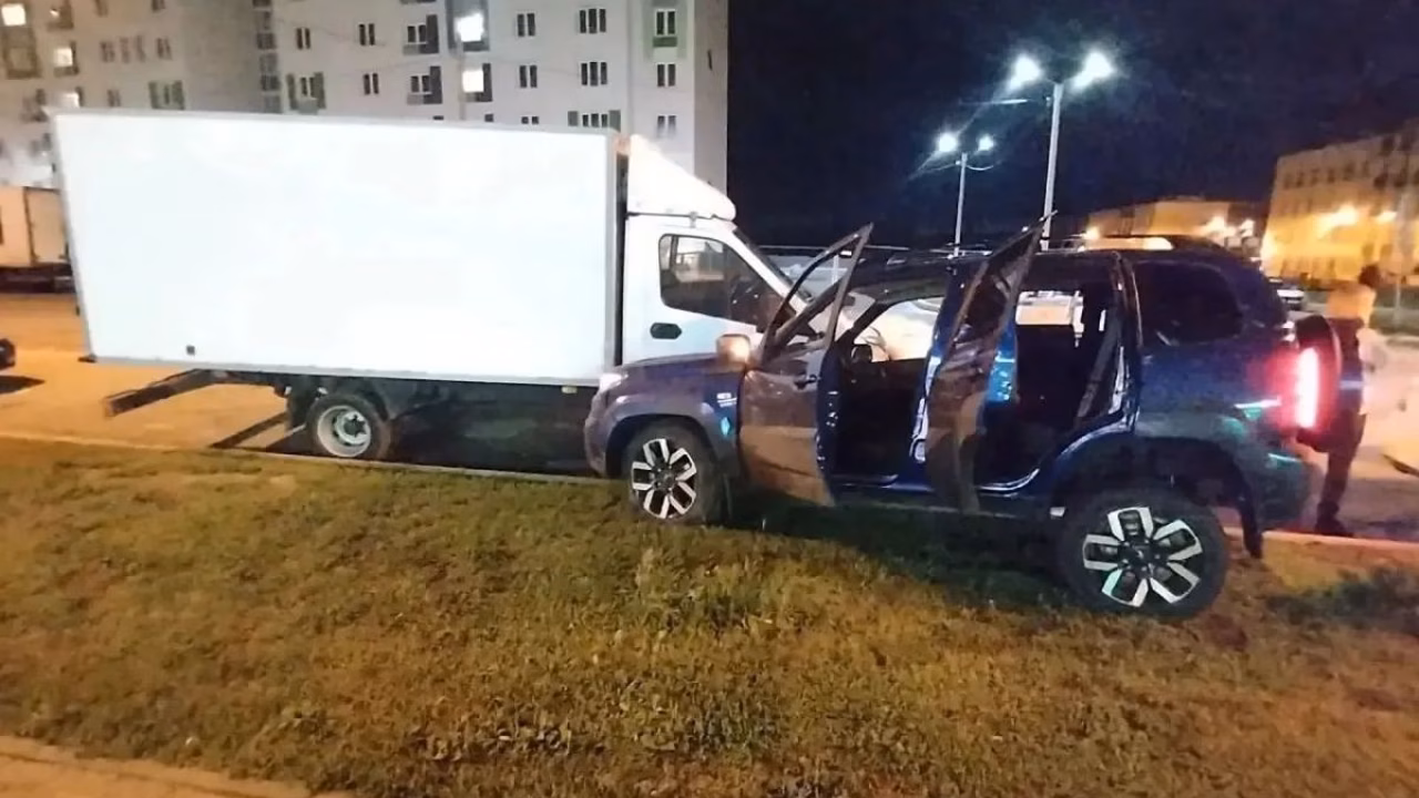 В Воронеже пьяный водитель сбил двух пешеходов на тротуаре