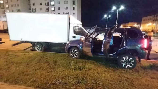 В Воронеже пьяный водитель сбил двух пешеходов на тротуаре