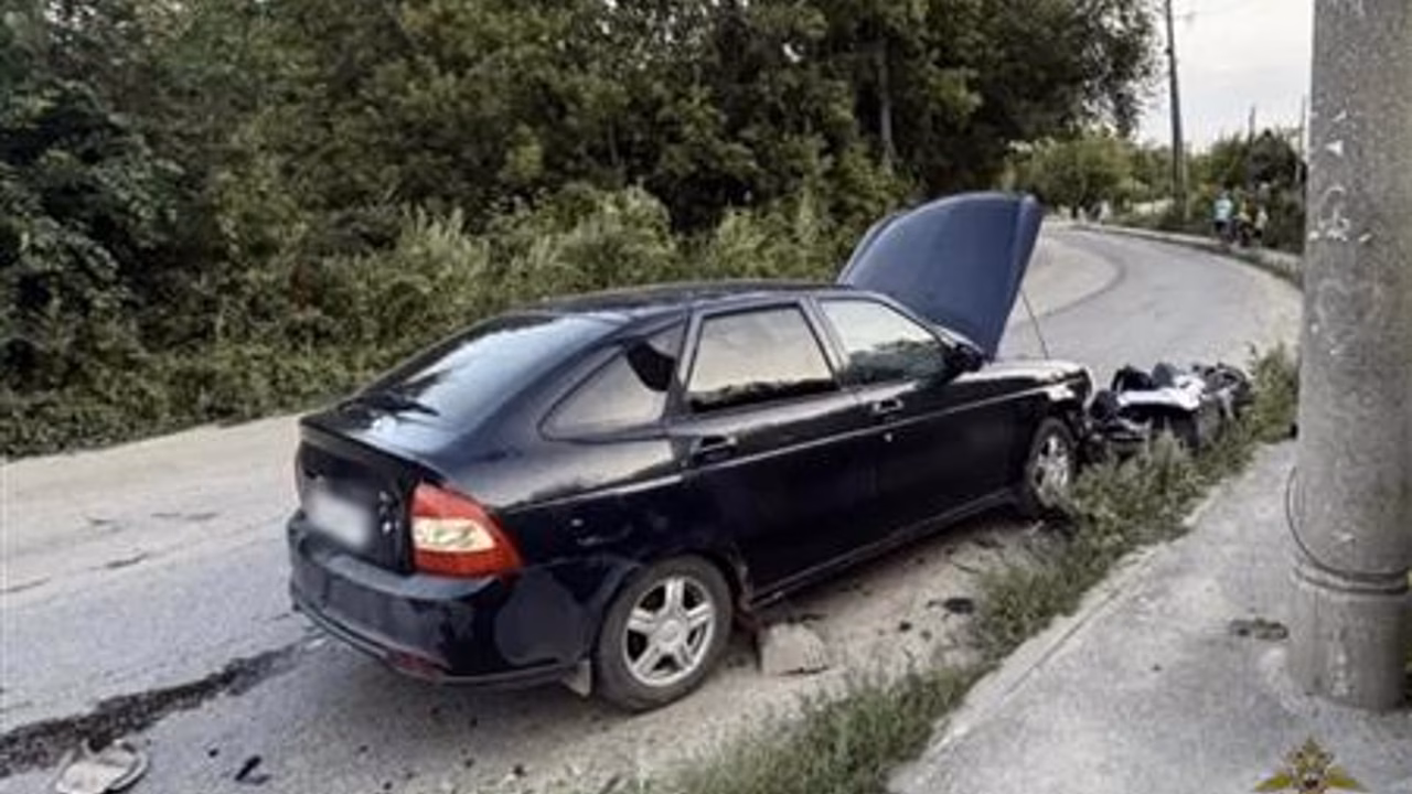 В ДТП в Сызрани погиб мотоциклист и два человека пострадали