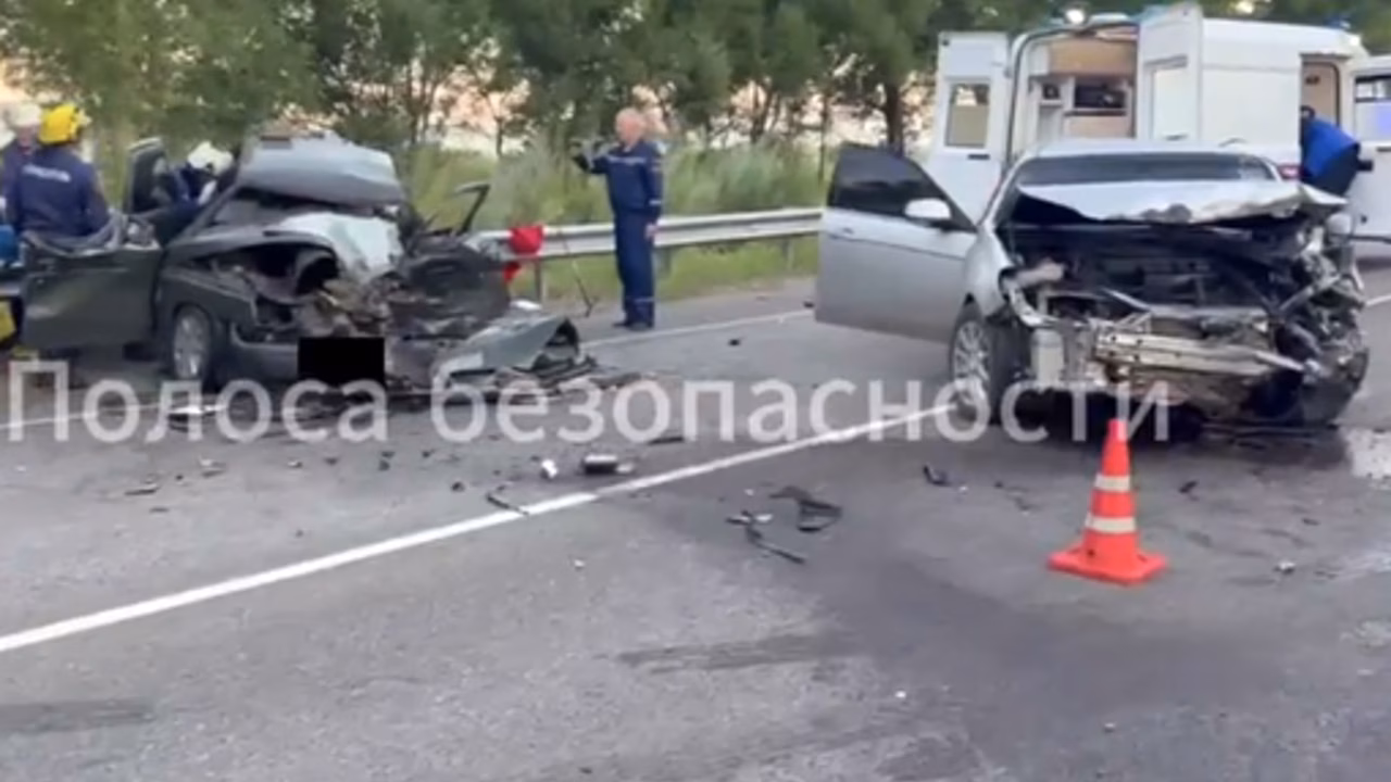 В Тамбовской области на видео попал результат лобового удара Chevrolet и ВАЗ-2110