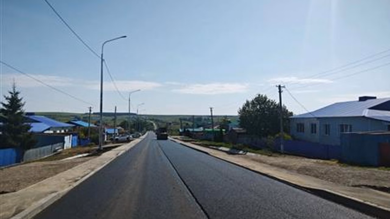 В селе Захаркино построили тротуары и опоры освещения