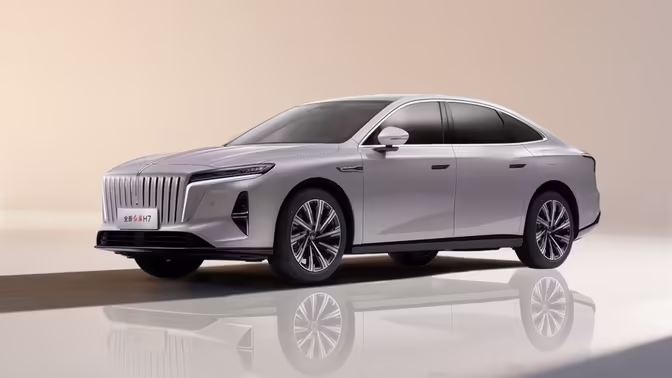 Седан Hongqi H7 нового поколения приготовился к старту продаж, есть полный привод