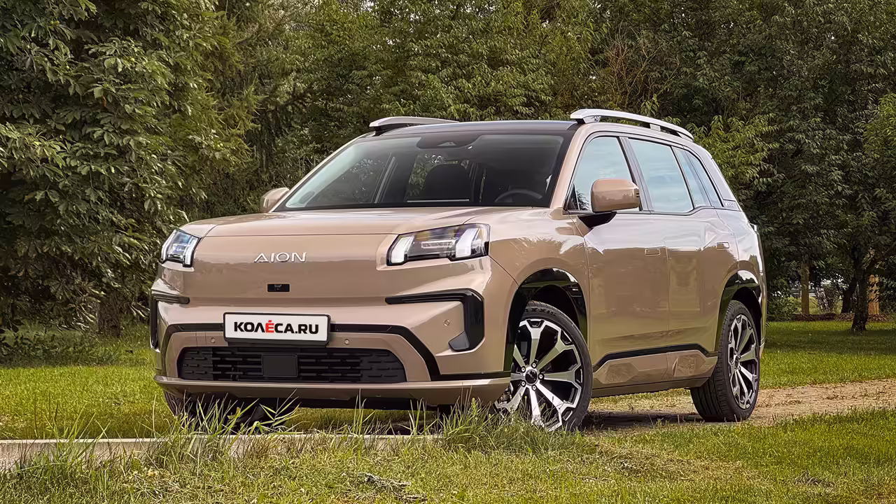 Без бардачка, но с холодильником: тест-драйв GAC Aion V