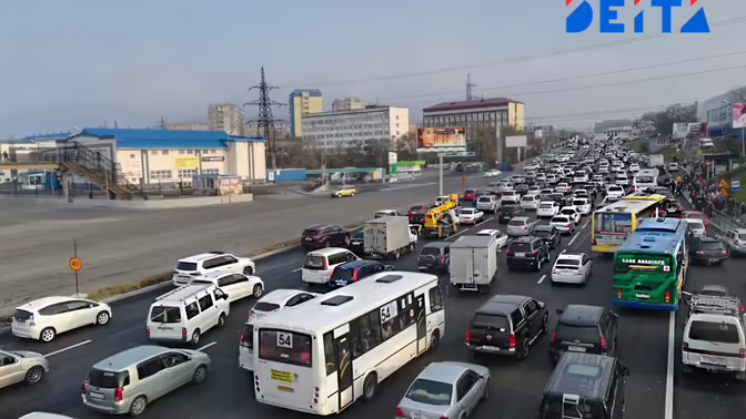 Водители Владивостока просят мэрию отремонтировать дорогу до сноса Рудневского моста