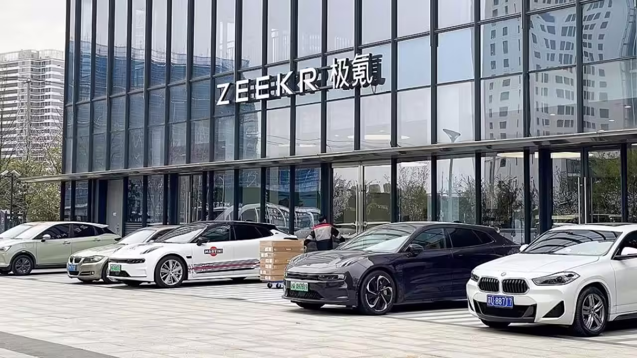 Zeekr пересмотрит алгоритмы блокировки после инцидента с кроссовером 9X