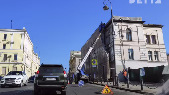 Дорожный провал на улице Алеутской во Владивостоке оперативно закрыли