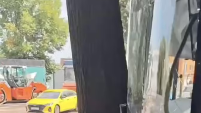 На юге Москвы произошло ДТП с пассажирским автобусом