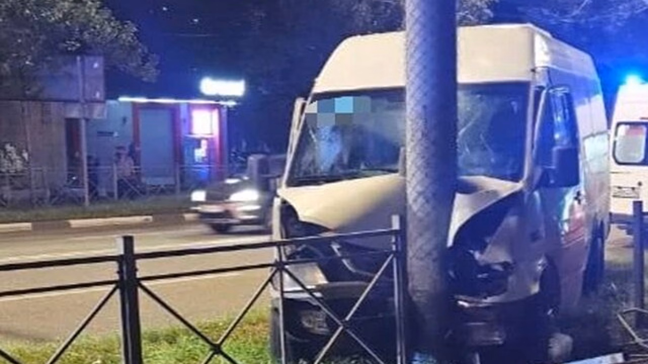 Прокуратура взяла под контроль проверку ДТП с маршруткой в Видном