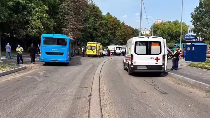 Появилось видео с места крупного ДТП с автобусом на юге Москвы
