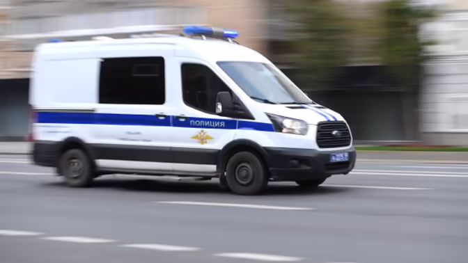 В Москве автобус врезался в дерево, пострадали 17 человек