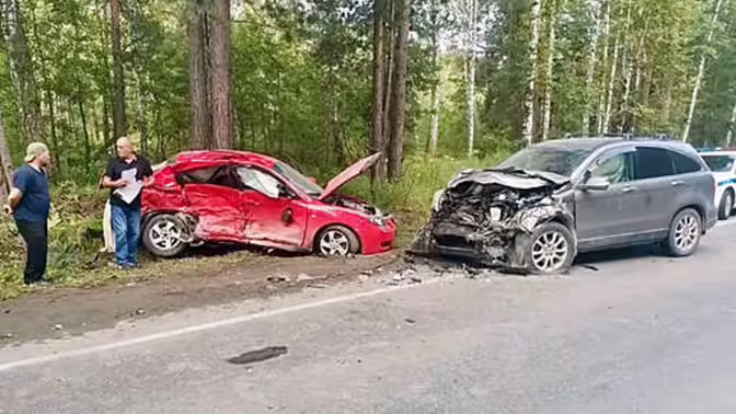 В ДТП под Новосибирском серьезно повреждены оба автомобиля