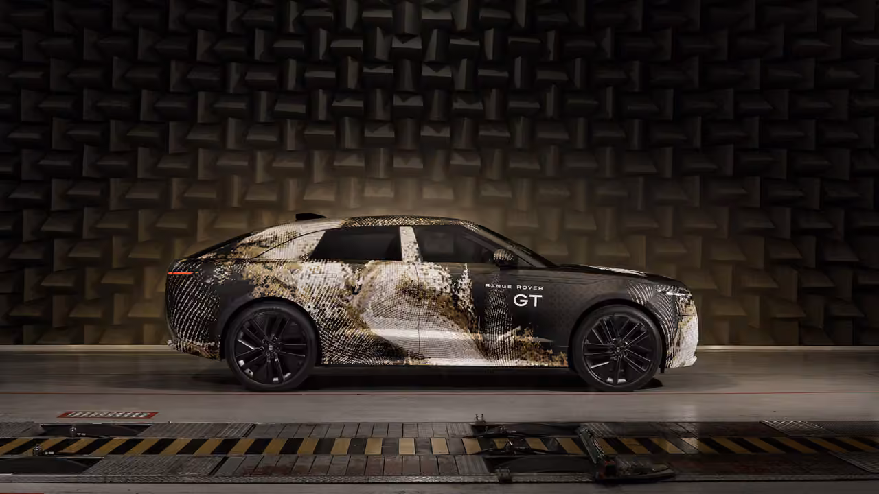 Range Rover готовит электрический GT для бездорожья
