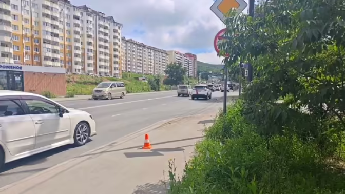 В Приморье парень на электросамокате сбил ребенка