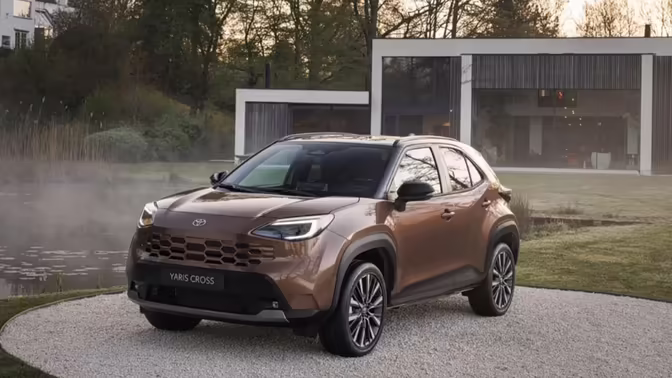 В России начались продажи кроссовера Toyota: по цене Lada, льготный утиль