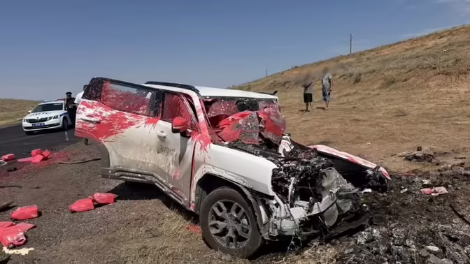 На трассе "Каспий" произошло столкновение двух легковых автомобилей