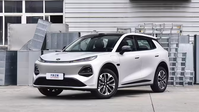 До России добрался «умный» кроссовер Changan Nevo