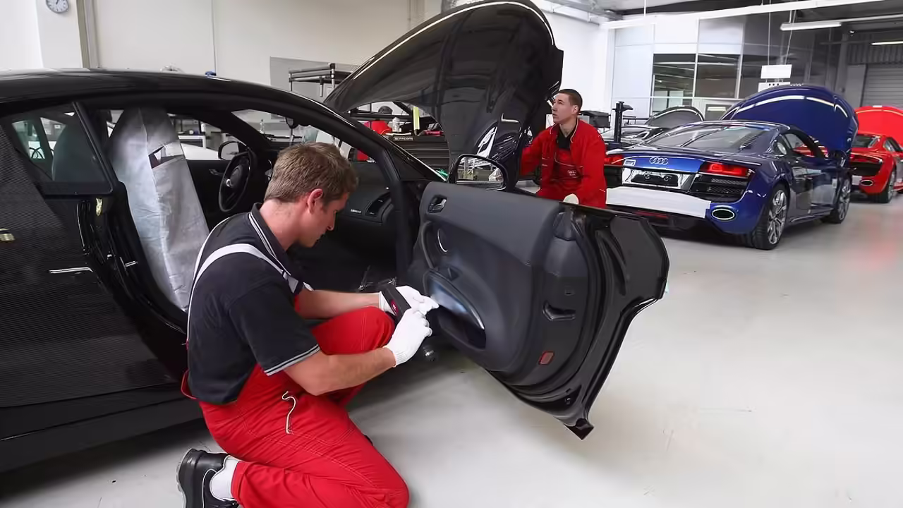 Тысячи сотрудников Audi протестовали против закрытия завода