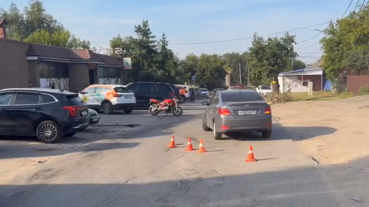 Мотоциклист и пассажирка были госпитализированы после ДТП в Нижнем Новгороде