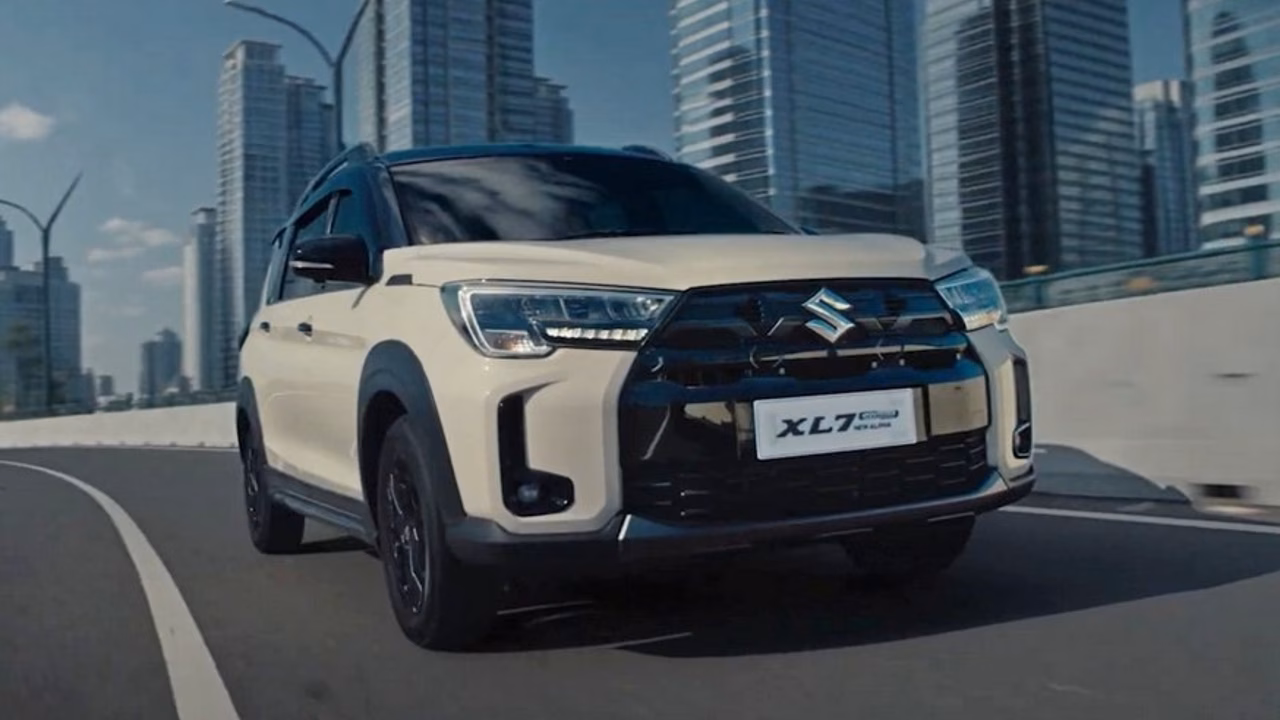 Рестайлинговый кроссвэн Suzuki XL7: более солидный облик и старая техника