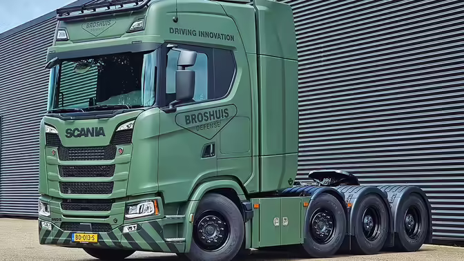 Из тягача Scania построили короткую многоножку для европейских военных