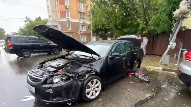 В Калуге в результате тройного ДТП сбили подростка на велосипеде