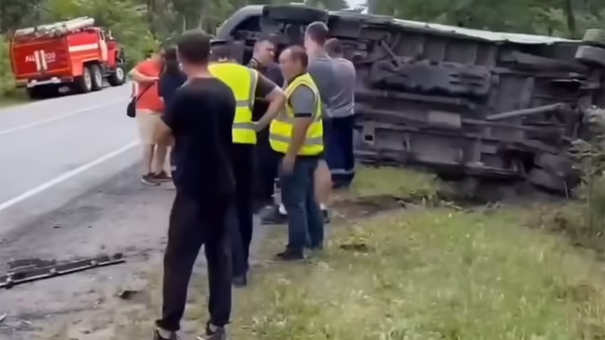 В Татарстане в ДТП попал автобус с детской хоккейной командой