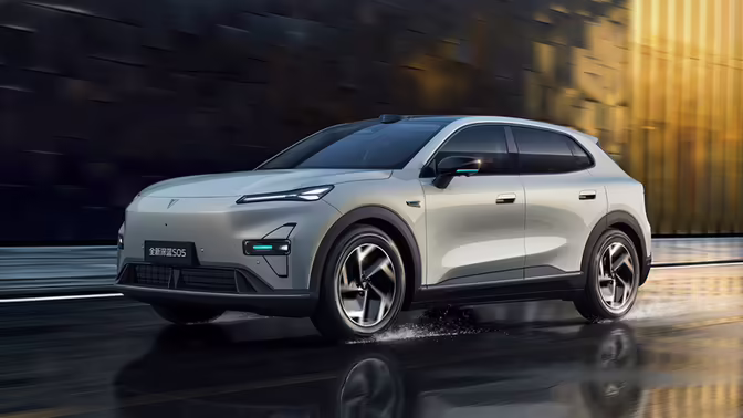 Кроссовер Deepal S05 от Changan, который появится в России, обновился в Китае