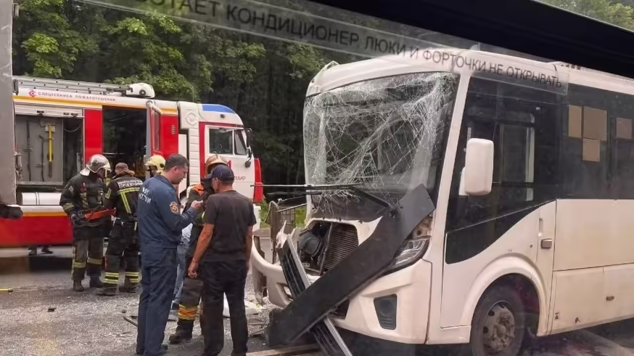 Во Владимире произошло массовое ДТП с автобусом и автомобилями