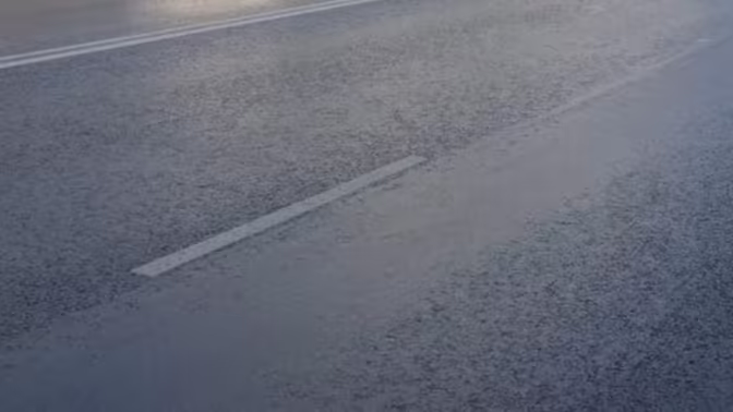 На улице Коммунистической в Волгограде расширяют проезжую часть до 4 полос